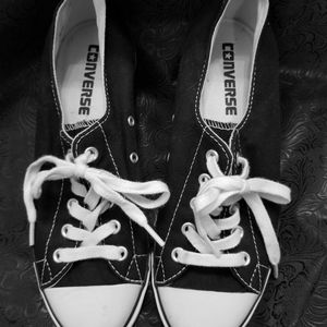 Converse Slims Women's Size 6